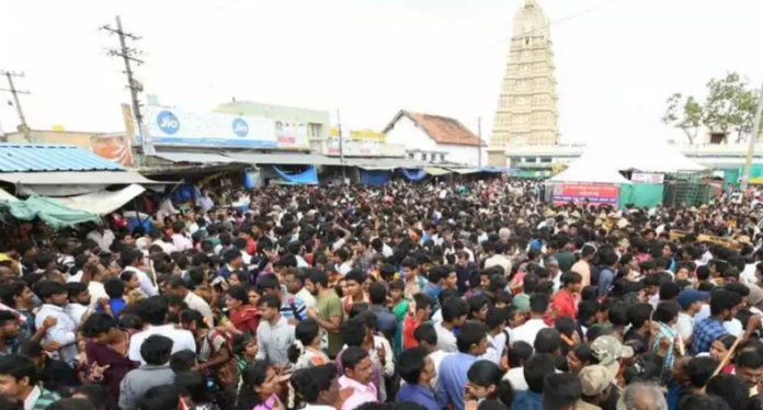 KSRTC Transported 40000 Devotees to Chamundi Hills During Ashada Season